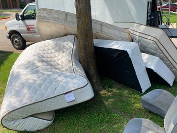 Mattres removal in an apartment complex
trash pick up besides dumpster