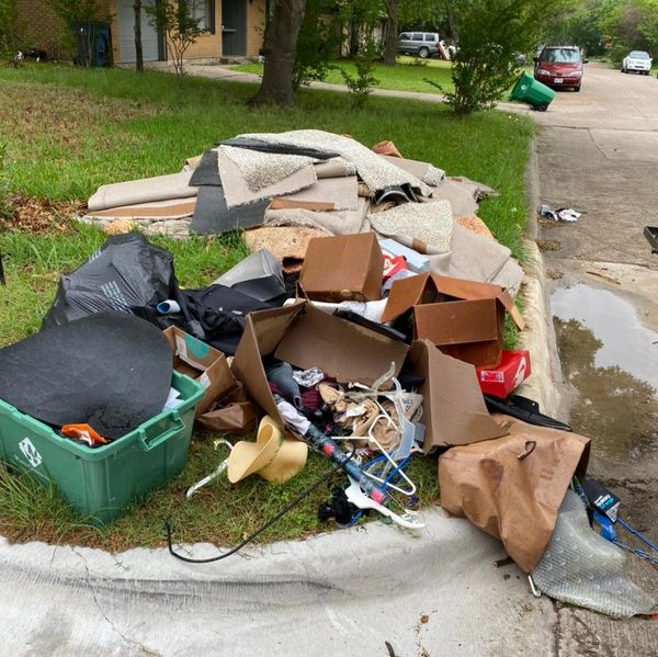 Curbside haul off  some carpet and regular house hold items