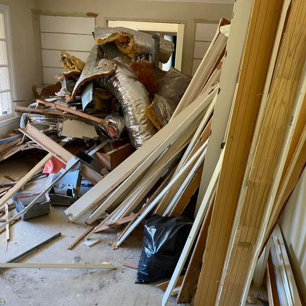 Remodeling debris haul off  we haul off all type of remodeling debris except concrete, dirt or rocks