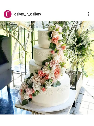 pastel floral de 4 pisos para boda