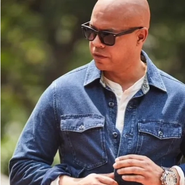 JJ Velazquez on set modeling for the Faherty Brand