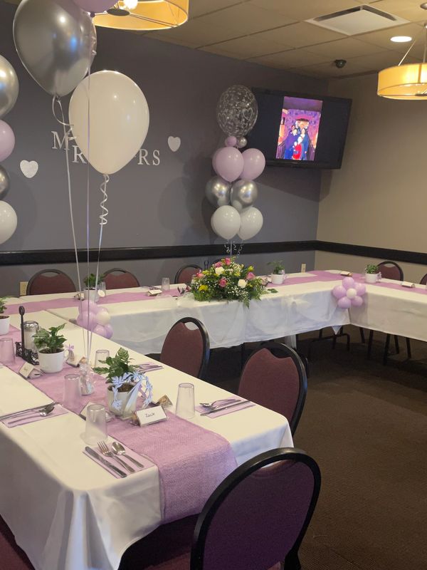 Famous Room holds up to 50 people for special events, business meetings and receptions.
