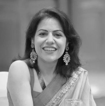 Dr Swati Bhat, IPSC Pain and SPINE Hospital. Spine Specialist