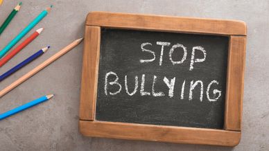 在現代職場中,霸凌已不再僅限於傳統的肢體衝突,更多時候是以隱形的方式呈現。這也讓企業面臨前所未有的挑戰,包括難以察覺的隱形霸凌、員工因恐懼而不敢發聲等,d-EAP正是解決這些問題的關鍵!