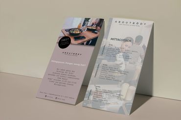 Professionelles Flyer Faltblatt Design Grafikdesigner Christin Ladwig MOANA CREATIONS Design Studio