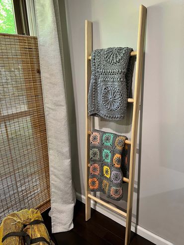 Custom Wood Ladder to Display Blankets