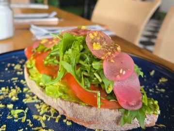 Brunch, Breakfast, The bridgewater cafe, cafe in New jersey, empanadas, lobster roll, BAGEL SHOP