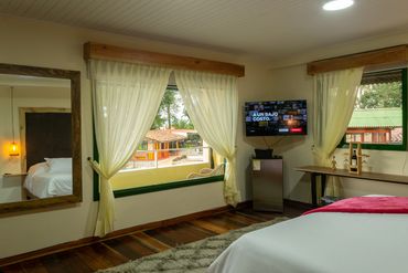 Vista general de la habitacion suite en el eden country