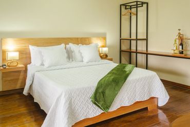 Vista general de la habitacion suite para pareja