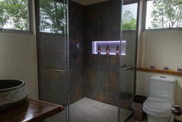 baño de suite en hotel en circasia