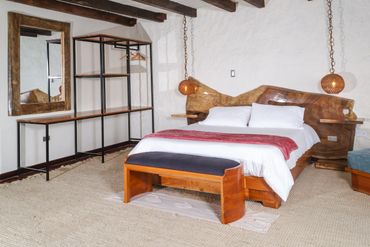 Dormitorio para pareja en hermosa suite en hotel campestre el eden country