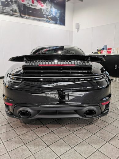 Machine polish and ceramic coating application porsche turbo s