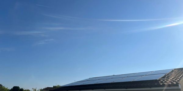 Six 500watt all black panels