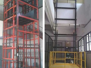 HYDRAULIC GOODS LIFT