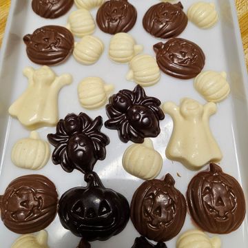 chocolate halloween pumpkins, ghosts and spiders