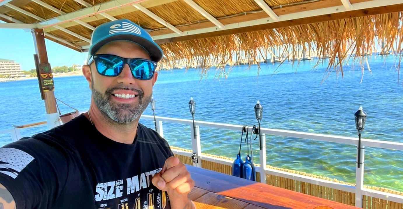 Tiki 850 Pontoon Adventures