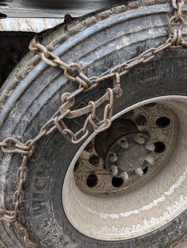 Doubled looped chain tail on the cam, from extreme excess chain!