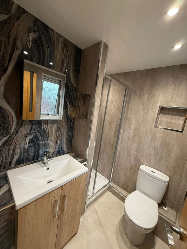 beige complete bathroom