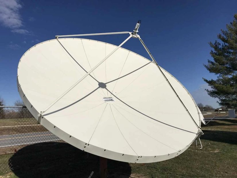WSIL-TV 3 Satellite Antenna
3.8 meter dish