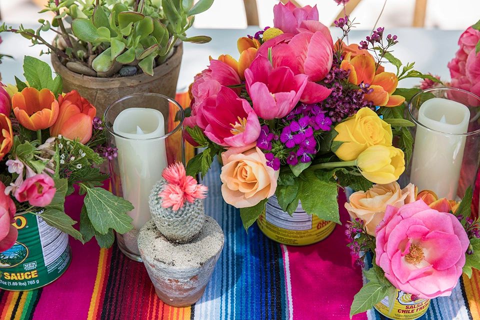 Primrose Inn wedding table, flowers