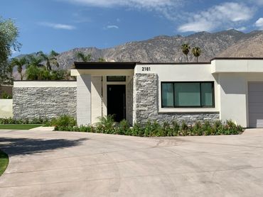 Palm Springs desert modern residence with mountain views designed by R.L. Osborn Architect.