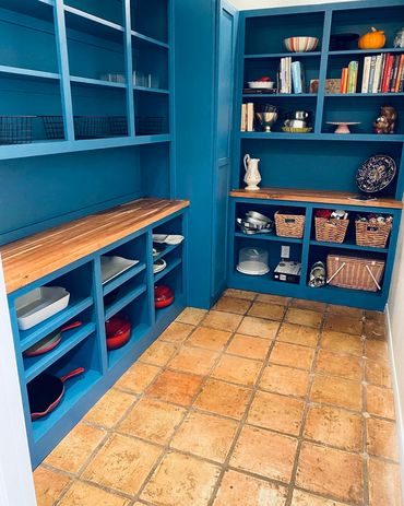 Optimizing space and storage in a walk in pantry