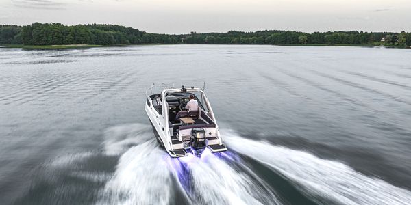 Jacht motorowy Cabin695 wersja spoiler Massiv Boats