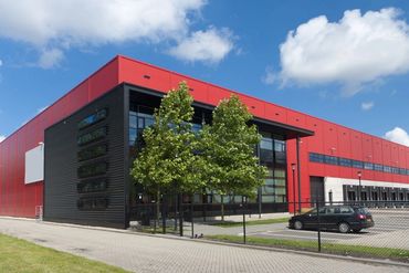 Steel office and warehouse