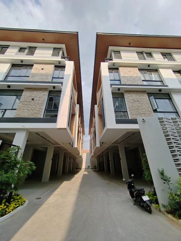 🏡 4-Storey Townhouse in Sta. Mesa Heights, QC – For Sale!
💰 Price: ₱40M - ₱47.5M