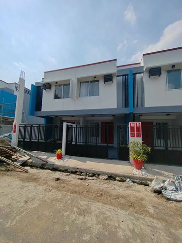 Subdivision in the heart of Brgy. Nagkaisang Nayon, Novaliches, Quezon City.
Price 4.7M to 8M