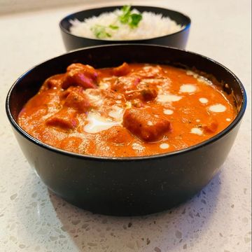 Butter Chicken Bliss

Dive into the world of Butter Chicken Curry – where tasty tomatoes and buttery