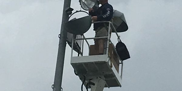 Repairing a pole light