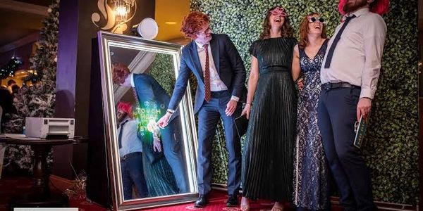 Magic mirror photo booth