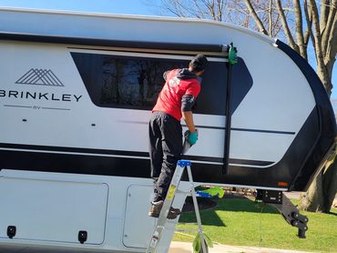 photo number two of RV mobile detailing service in action.