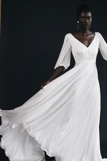 The Obsession Dress
Rolling in Roses
3/4 length sleeve fitted wedding dress
Wokingham Berkshire