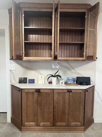 Built-In Bespoke Credenza With Hutch
Cabinet Door Style: Taper
Wood Color: Auburn
Wood Cabinet