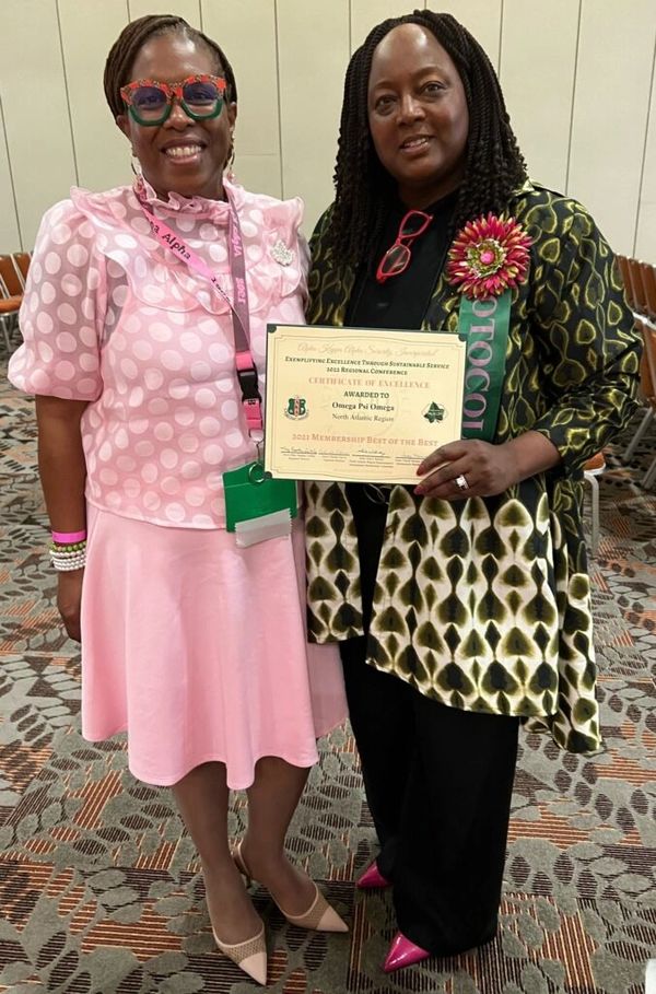 Sisterly Committee Co-Chair Monique Gethers-Williams, 2nd VP Juanita Gillon Madden