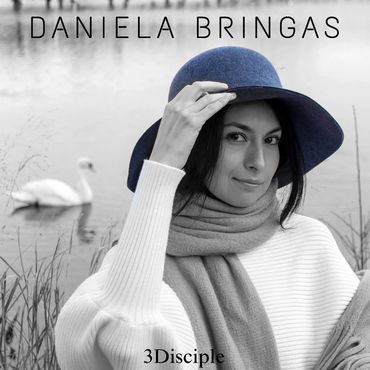 Daniela Bringas featured in 3Disciple Issue 3. The only archviz magazine published in print and digi