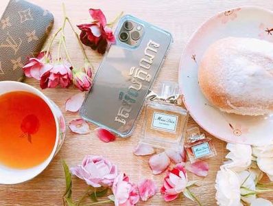 Plastic phone case personalised with silver chrome name decal