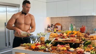 Inner West male strippers performing strip shows and hosting hens party packages.