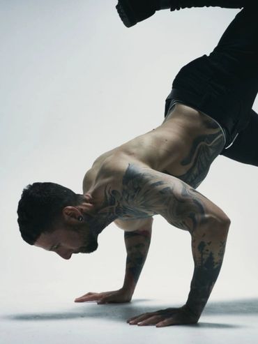 Jay topless waiter entertaining hens party in Kiama NSW