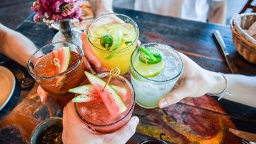 Professional cocktail making class for private party