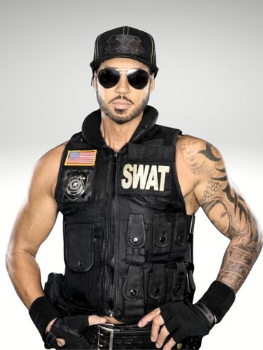 Professional male entertainer Darren available for hens parties in Moss Vale and Mittagong