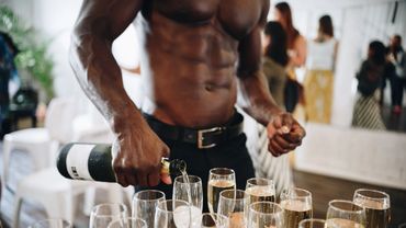 Eastern Suburbs hens party packages with topless waiters and Sydney’s best male strippers.