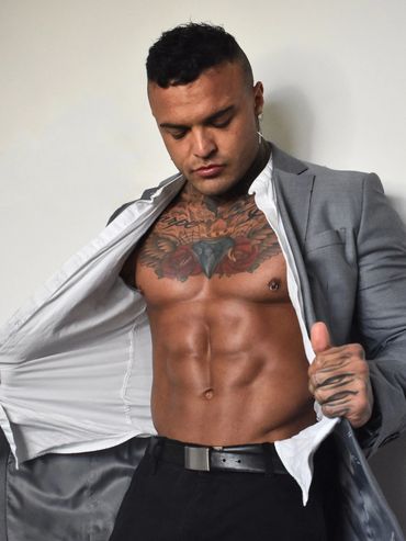 Premium Sydney male entertainer Justin for hens parties, birthdays and private events across NSW