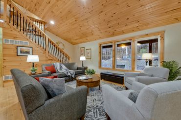 Spacious and open gathering room in a large vacation home with airbnb and vrbo.