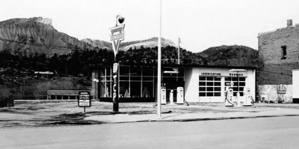 The Spanish Trail Filling Station in the early 1920's.