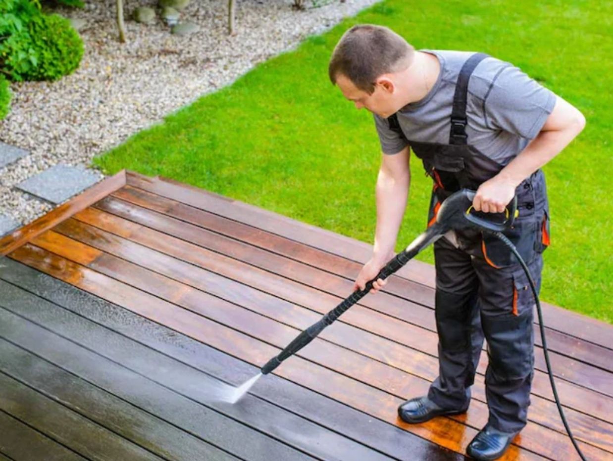 Rhode Island, Massachusetts, and New Hampshire Deck Power Washing services