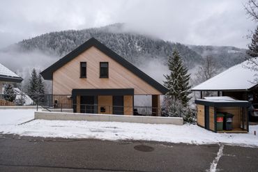 Stunning Alpine Chalet with EV Charging and Parking in Bad Kleinkirchheim