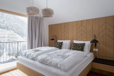 Sleep Under the Stars with Stunning Mountain Views